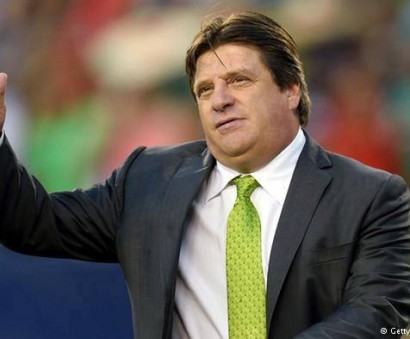 Mexico sacks coach Miguel Herrera after alleged fight with journalist