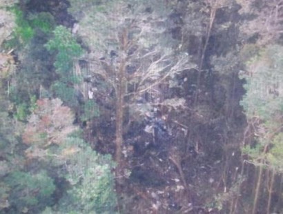 Treacherous terrain hampers rescue efforts for crashed Indonesian plane