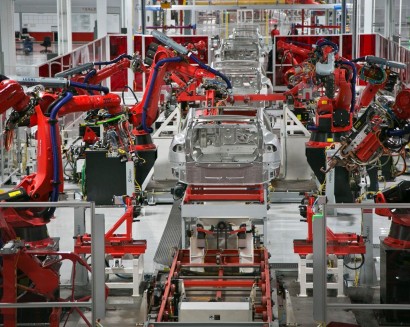 This is what it's like inside Elon Musk's futuristic Tesla factory