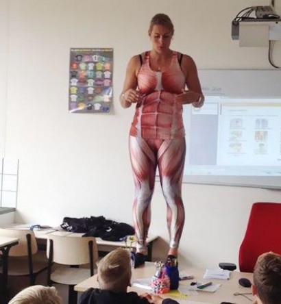 Teacher Explains Anatomy To Students In Skin-tight Bodysuit - 9GAG