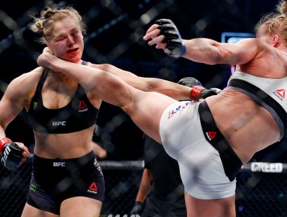 UFC 193 results: Holly Holm knocks out Ronda Rousey in title stunner