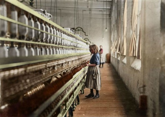 Сэди Пфайфер, рост 121 сантиметр, работает на хлопкопрядильной фабрике Lancaster Cotton Mills полгода, 1908 год.