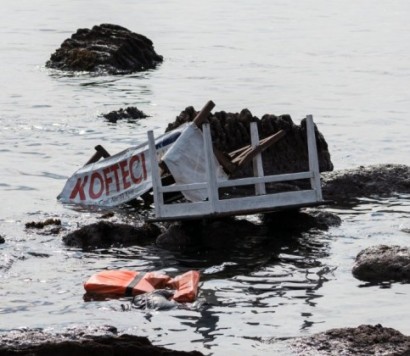 Migrant crisis: '33 dead' off Turkey as two boats sink