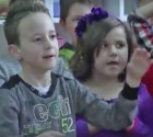 Whole Class of First Graders Learn Sign Language to Communicate with Deaf Classmate