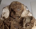 4800 yıllık kucağında bebek olan anne fosili bulundu