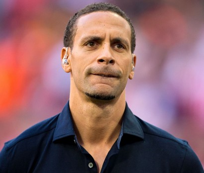 Jose Mourinho lines up Rio Ferdinand for Manchester United coaching post as doubts linger of Ryan Giggs' future at Old Trafford շ