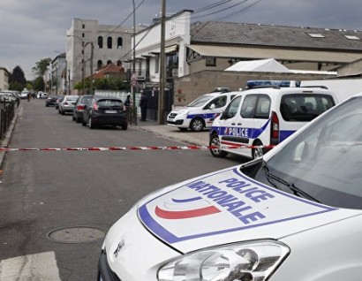 Fransa'da bıçaklı iki kişi kiliseyi bastı, rehineler var