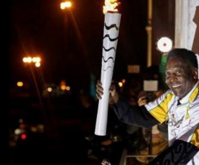 Pele can light the fire of the Olympic games in Rio de Janeiro