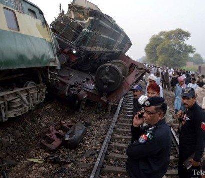 In Pakistan faced the train: six killed, hundreds more injured