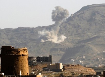 В результате авиаударов по столице Йемена погибли 82 человека