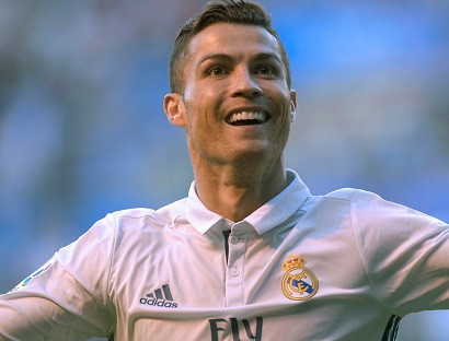 Cristiano Ronaldo signs new five-year Real Madrid contract