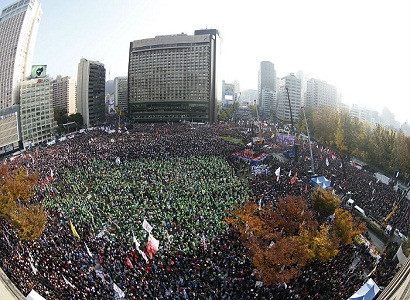 В Южной Корее проходит многотысячный митинг против президента страны