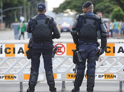 В Рио-де-Жанейро потерпел крушение полицейский вертолет