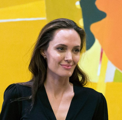 Джоли похудела до 34 килограммов после расставания с Питтом
