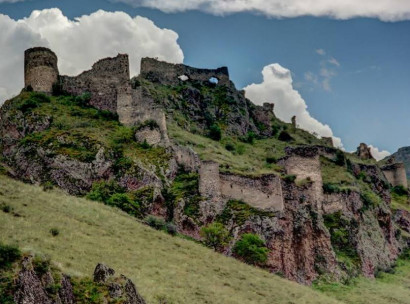 Թմկաբերդի ամրոցը՝ կառուցված երեք բլուրների վրա | ՄԱՄՈՒԼ.ամ - Նորություններ  Հայաստանից, Արցախից (Լեռնային Ղարաբաղ) և աշխարհից