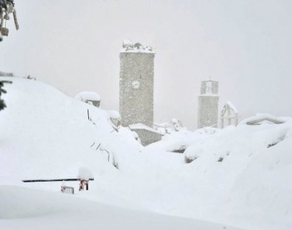 In Italy the avalanche covered the hotel