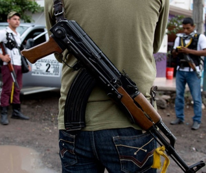 В Колумбии россиянин сбежал из плена повстанцев с их оружием
