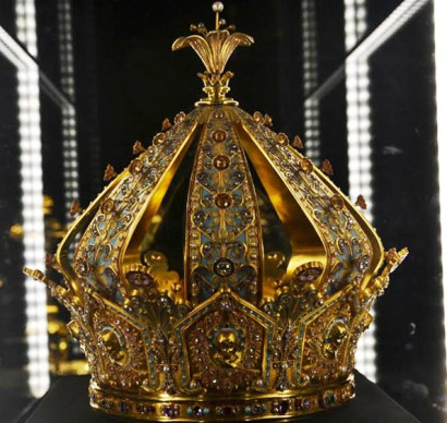 Из музея в Лионе похищена корона за миллион евро