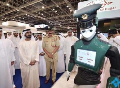 В ОАЭ на службу вышел первый в мире робот-полицейский