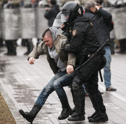 В России начались задержания участников антикоррупционных митингов