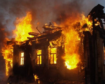 При пожаре в Оренбургской области погибла семья из пяти человек