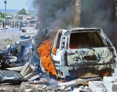 Mogadishu explosion: Car bomb leaves 'at least six' dead and 20 wounded in Somali capital