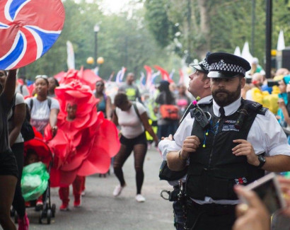 Полиция Лондона задержала более 300 человек во время карнавала в Ноттинг-Хилле