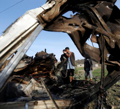 Air strike near Yemen capital kills seven people: witnesses
