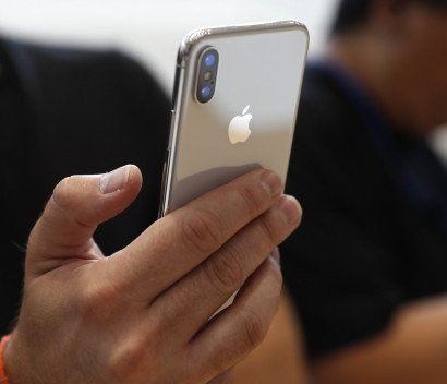 Չինաստանում սկսել է դիմակներ ստեղծել, որոնք քնի ժամանակ iPhone X-ի տիրոջը կպաշտպանեն հեռախոսն ապաարգելափակելուց