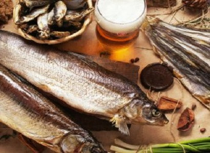 Более 50 человек отравились копченой рыбой во Львове
