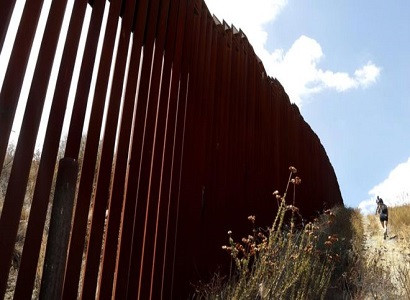 US-Mexico border wall prototype construction starts