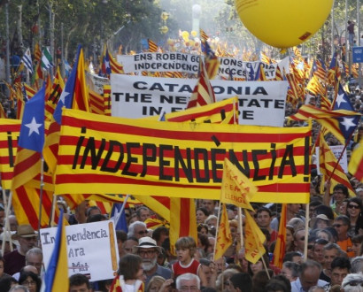 Spain could use law to suspend Catalan autonomy - justice min