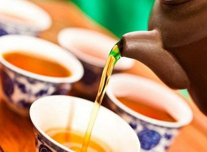 Черный чай помогает сбросить лишний вес, заявляют ученые