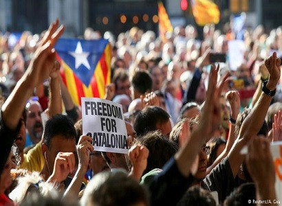 В Мадриде началось чрезвычайное заседание правительства по ситуации в Каталонии