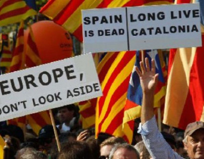 В Каталонии уже избавляются от флагов Испании -