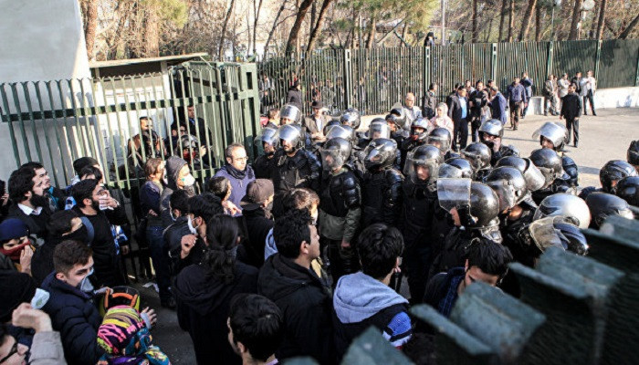 Протесты в Иране направлены против поддержки терроризма, заявил Трамп