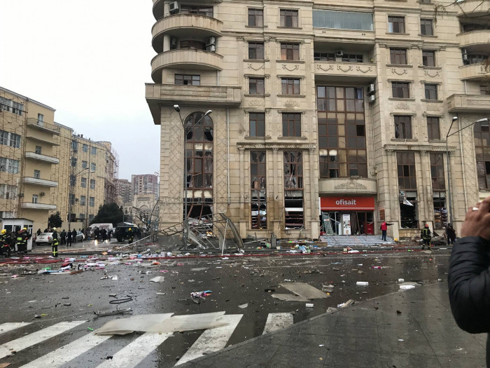 В центре Баку прогремел взрыв, есть погибшие