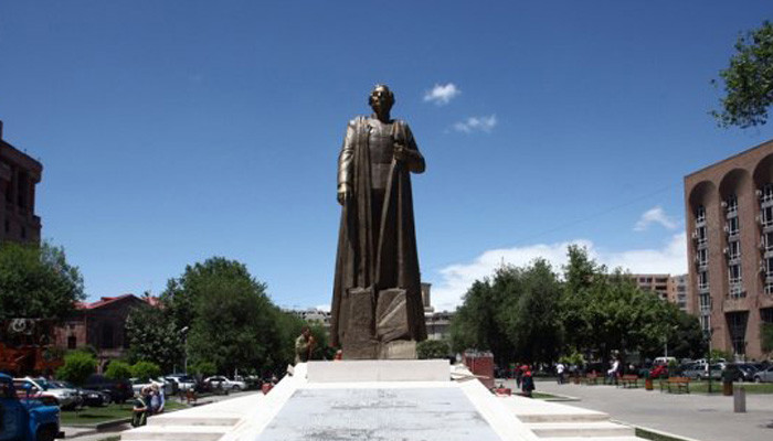 Ռուսաստանում ստորագրահավաք է սկսվել՝ Երևանում Նժդեհի արձանը հանելու պահանջով