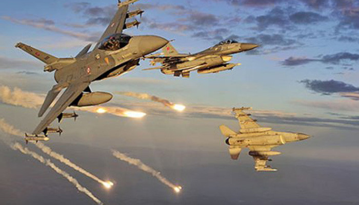 Турецкая авиация бомбит террористов и в Ираке