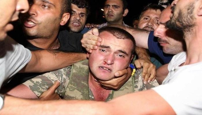 Թուրքական դատարանը հեղաշրջմանը մասնակցելու համար ցմահ ազատազրկել է 100 մարդու