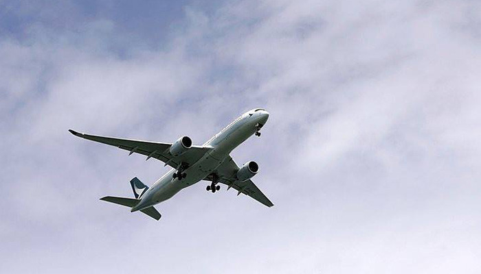 İran'da 60 kişiyi taşıyan yolcu uçağı düştü