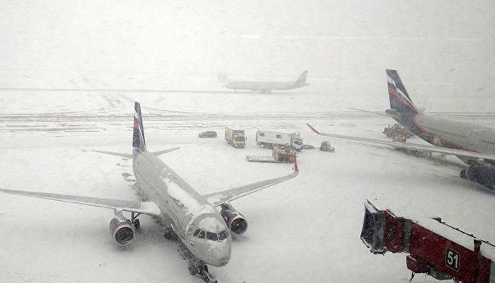 В московских аэропортах задерживаются 25 рейсов