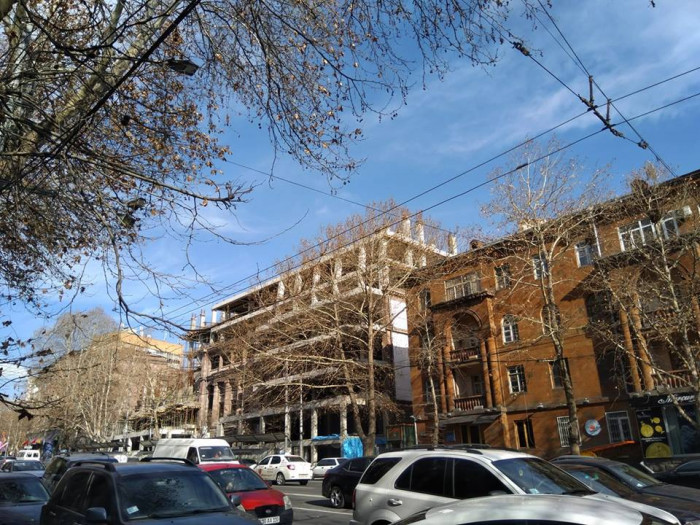 Երևանի «կարկատան» շենքերը