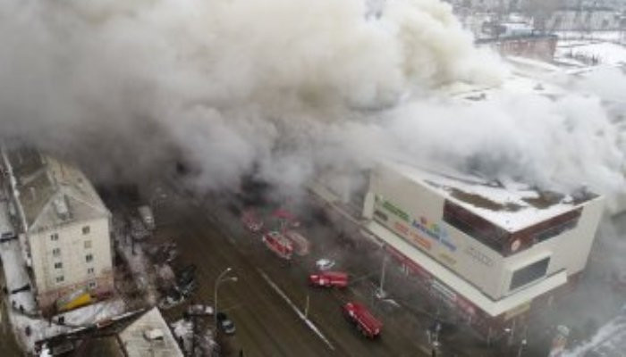Число пропавших при пожаре в кемеровском ТЦ увеличилось до 35 человек