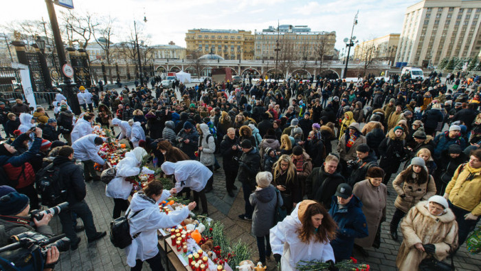 В Кемерово начались акции памяти после сильного пожара в ТЦ