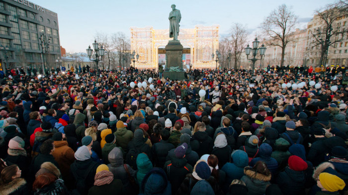 В Кемерово начались акции памяти после сильного пожара в ТЦ