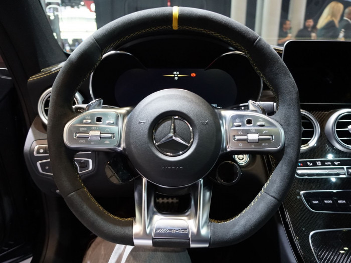 В Нью-Йорке показали обновленный Mercedes-AMG C63