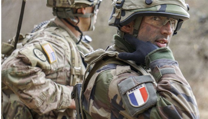 Fransa, Münbiç'e üst düzey asker gönderdi