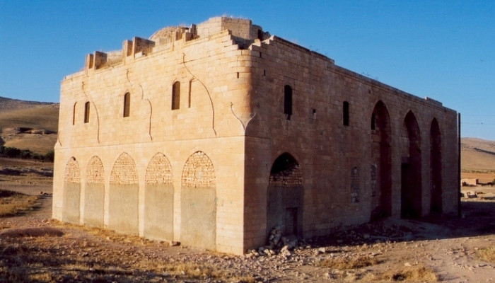 Germuş'taki tarihi Ermeni Surp Asdvadzadzin Kilisesi yok olmak üzere