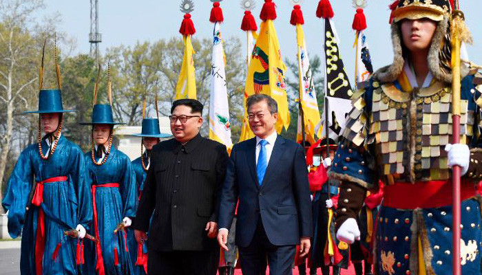 Kim Jong Un calls for 'new history' at Korean peace summit